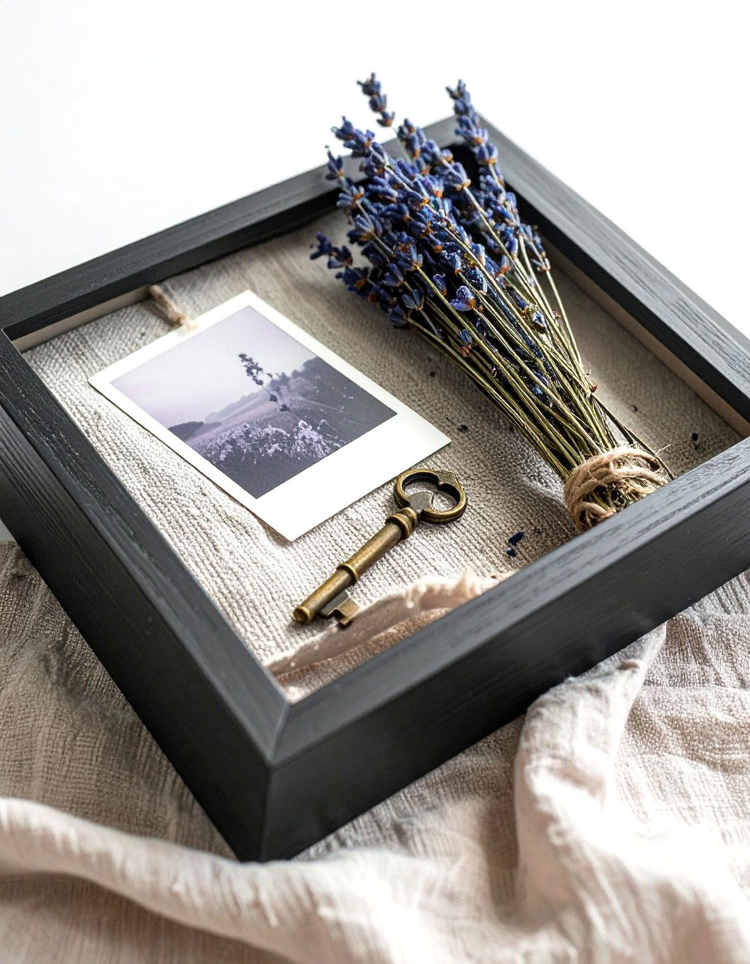 Shadow Box Photo Frame - 30 box decor ideas