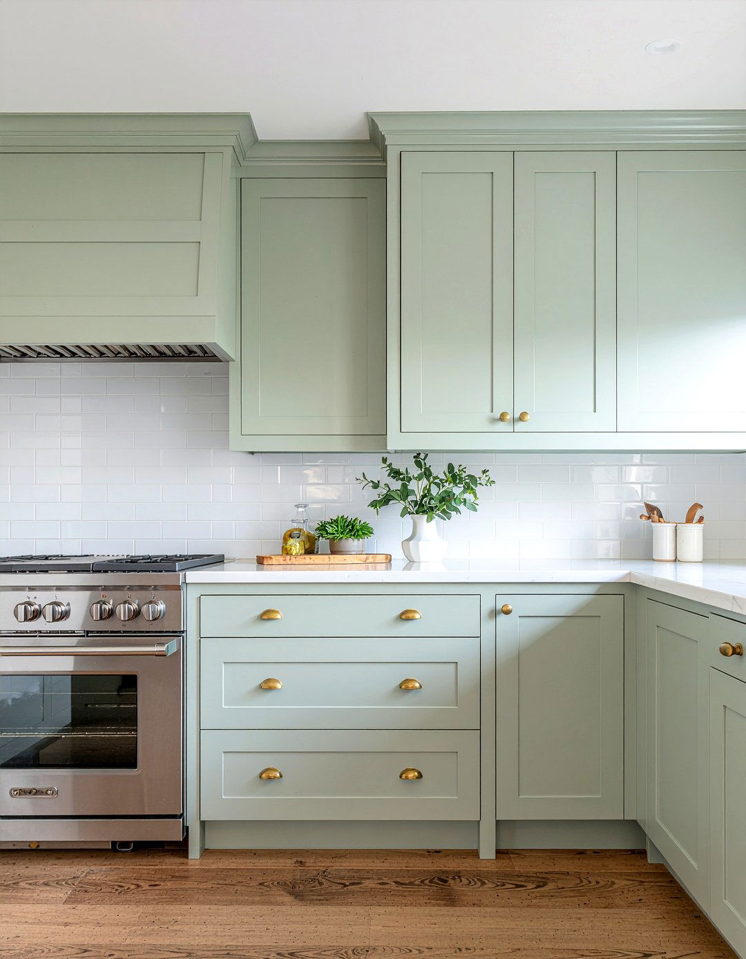 Shaker Style Cabinets - 30 English farmhouse kitchen ideas
