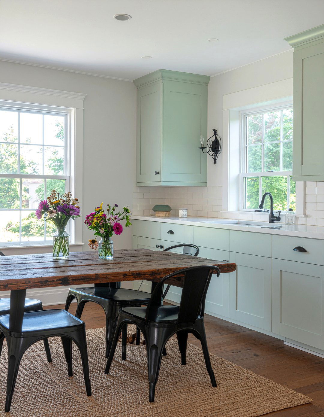 Shaker Style Dining Cabinetry - 30 dining room built-in ideas