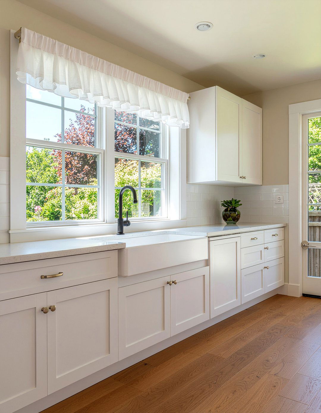 Sheer White Tiers - 30 kitchen curtain ideas