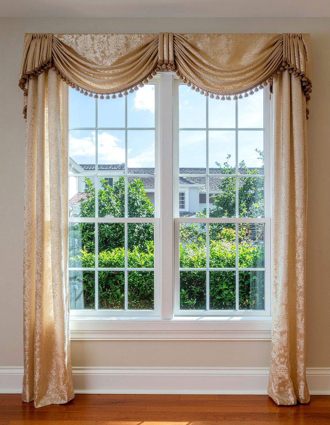Sheer curtains with valance - 30 sheer curtain dining room ideas