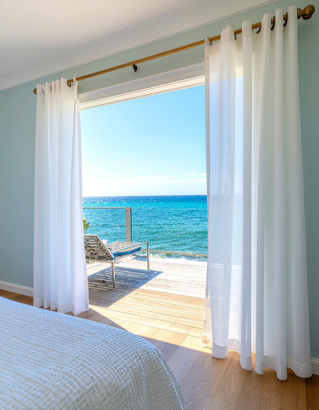 Sheer curtains - 30 bedroom window ideas