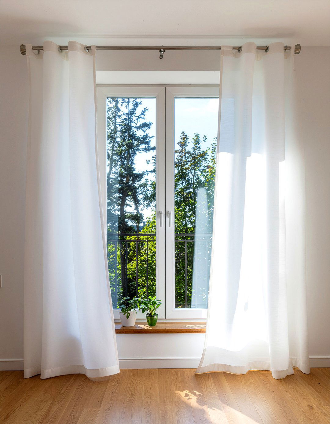 Sheer window curtains - 30 serene bedroom ideas