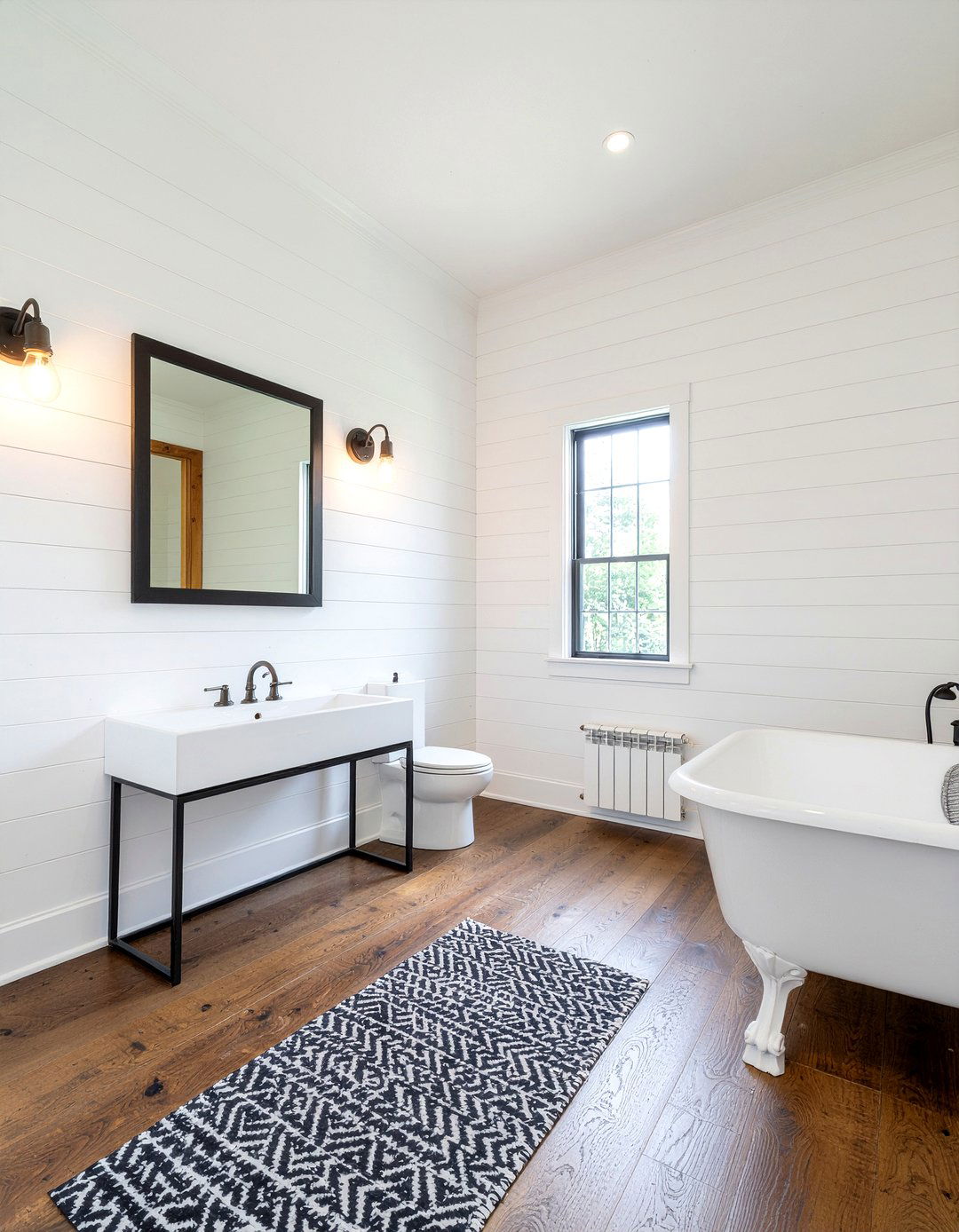 Shiplap Bathroom Walls - 30 bathroom molding ideas
