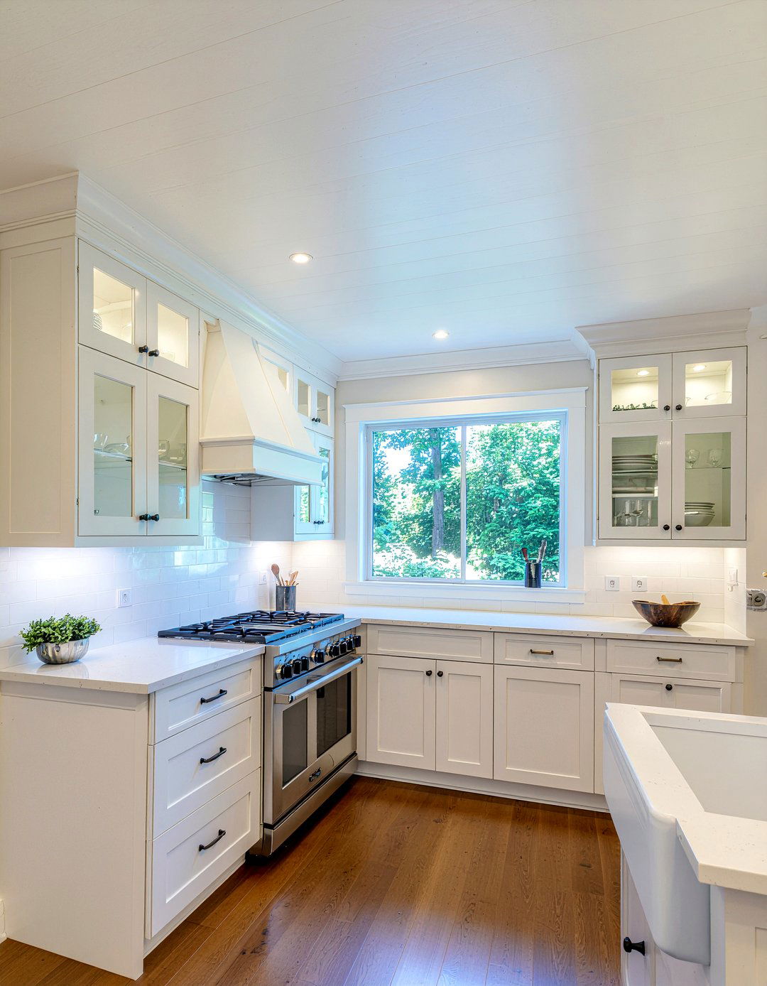 Shiplap Ceiling Crown Molding - 30 kitchen shiplap ceiling ideas