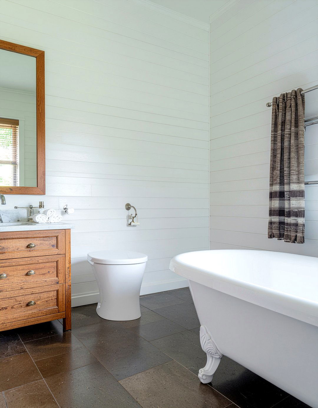 Shiplap bathroom wall - 30 bathroom classic element ideas