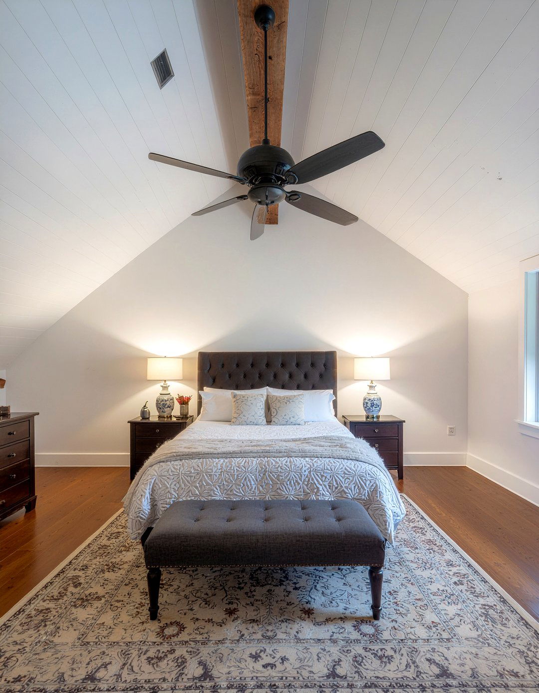Shiplap ceiling bedroom - 30 bedroom shiplap walls