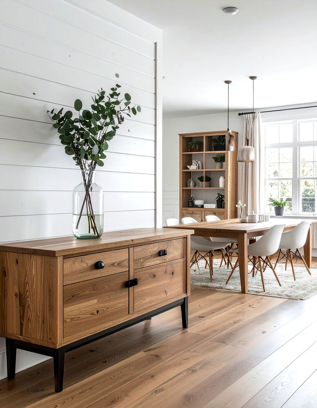 Shiplap dining room walls - 30 Fixer Upper dining room ideas