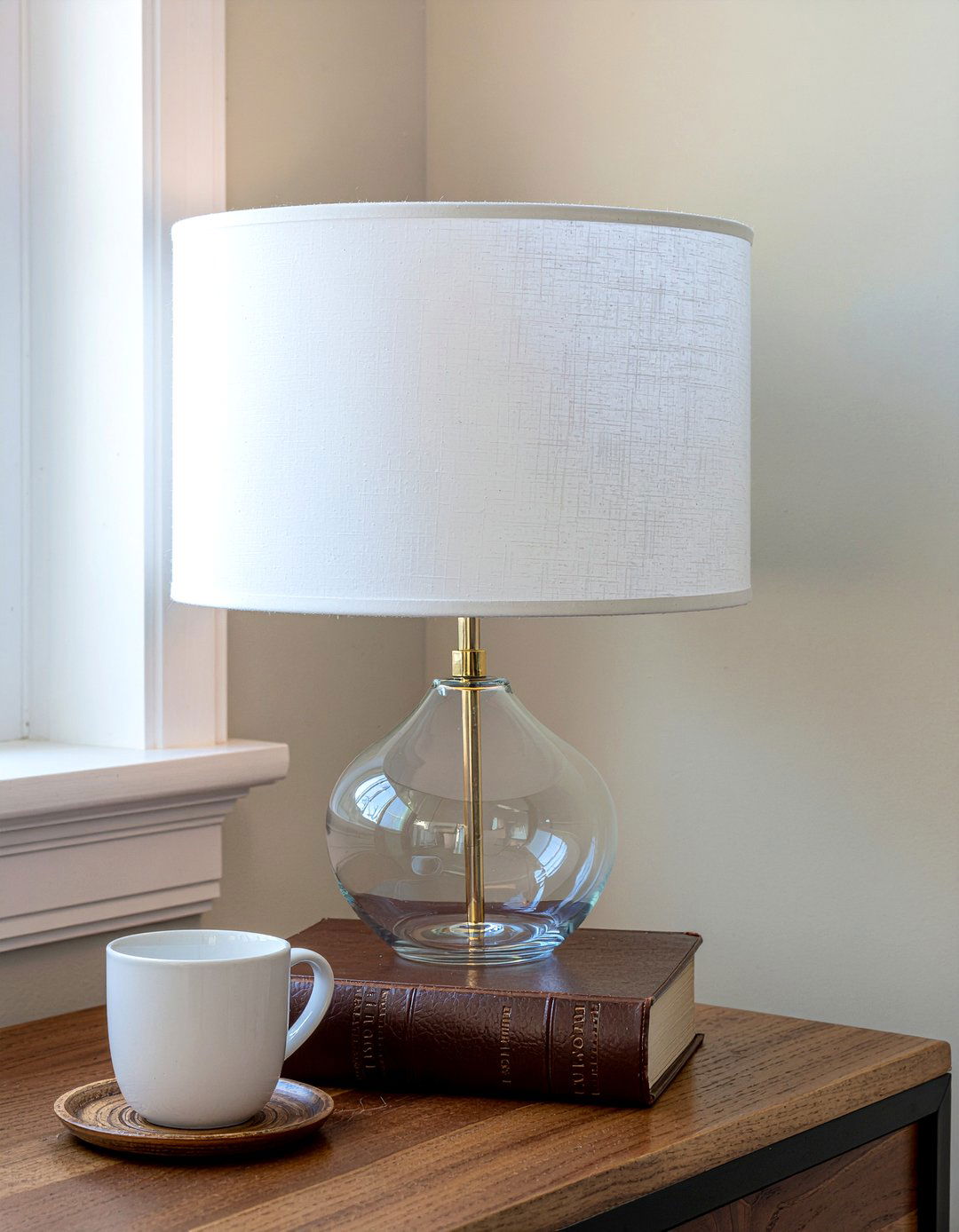 Side Table Lamp - 30 living room vignette ideas