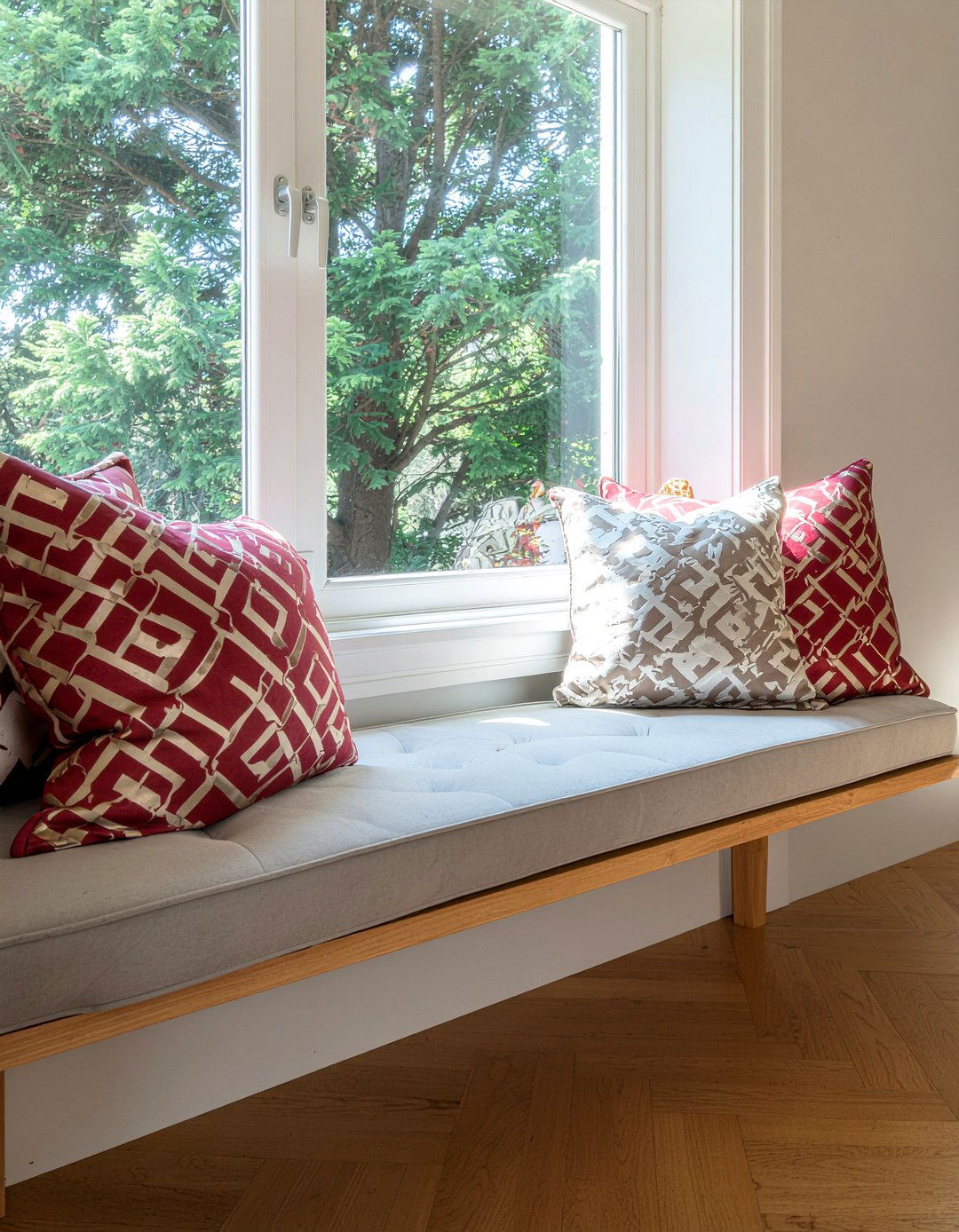 Silk Bench Cushion - 30 silk living room ideas