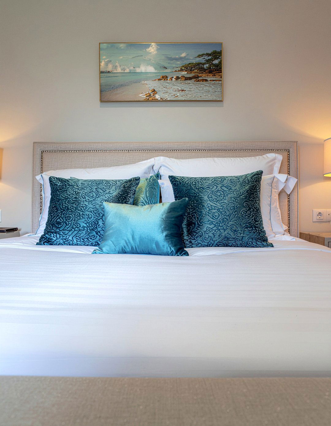 Silk Cushion Set - 30 silk bedroom ideas