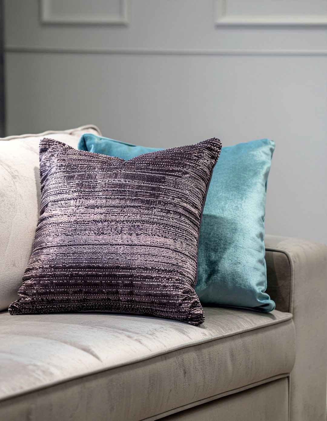 Silk Decorative Pillow Living Room - 30 cozy texture living room ideas