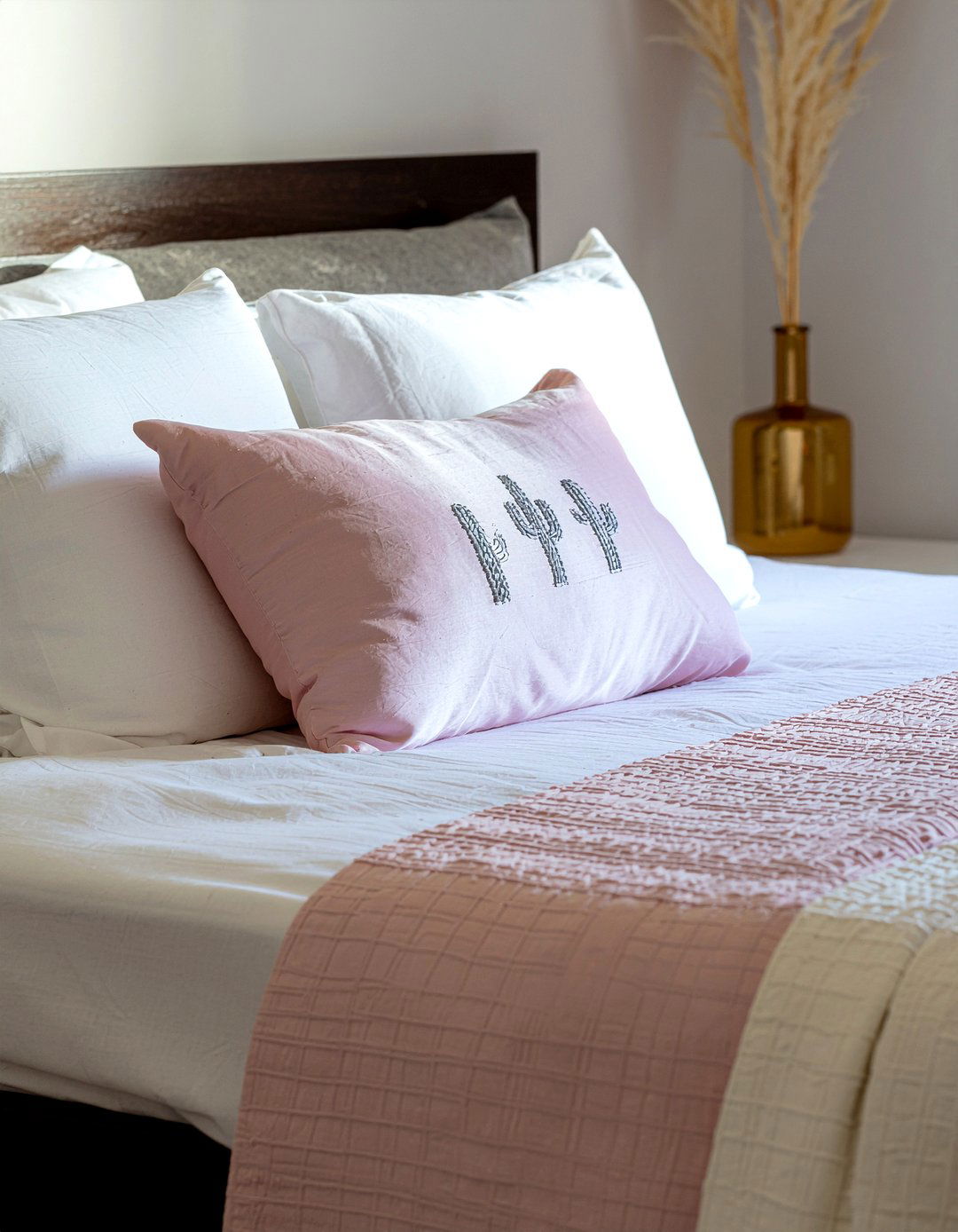 Silk Throw Pillow - 30 Moroccan bedroom ideas