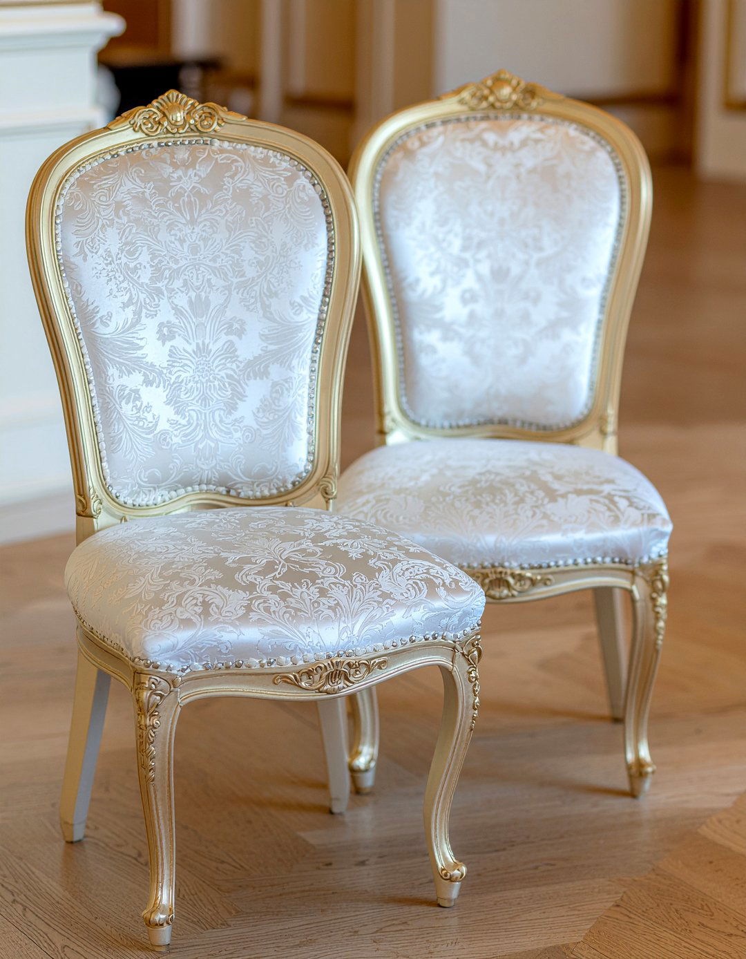 Silk fabric upholstery - 30 Georgian living room ideas