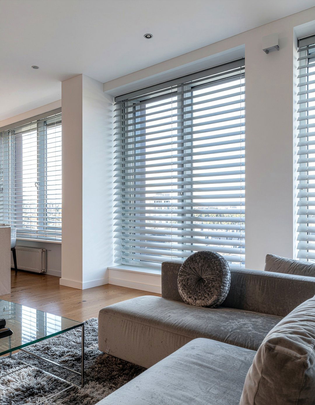 Silver Aluminum Venetian Blinds - 30 living room venetian blinds