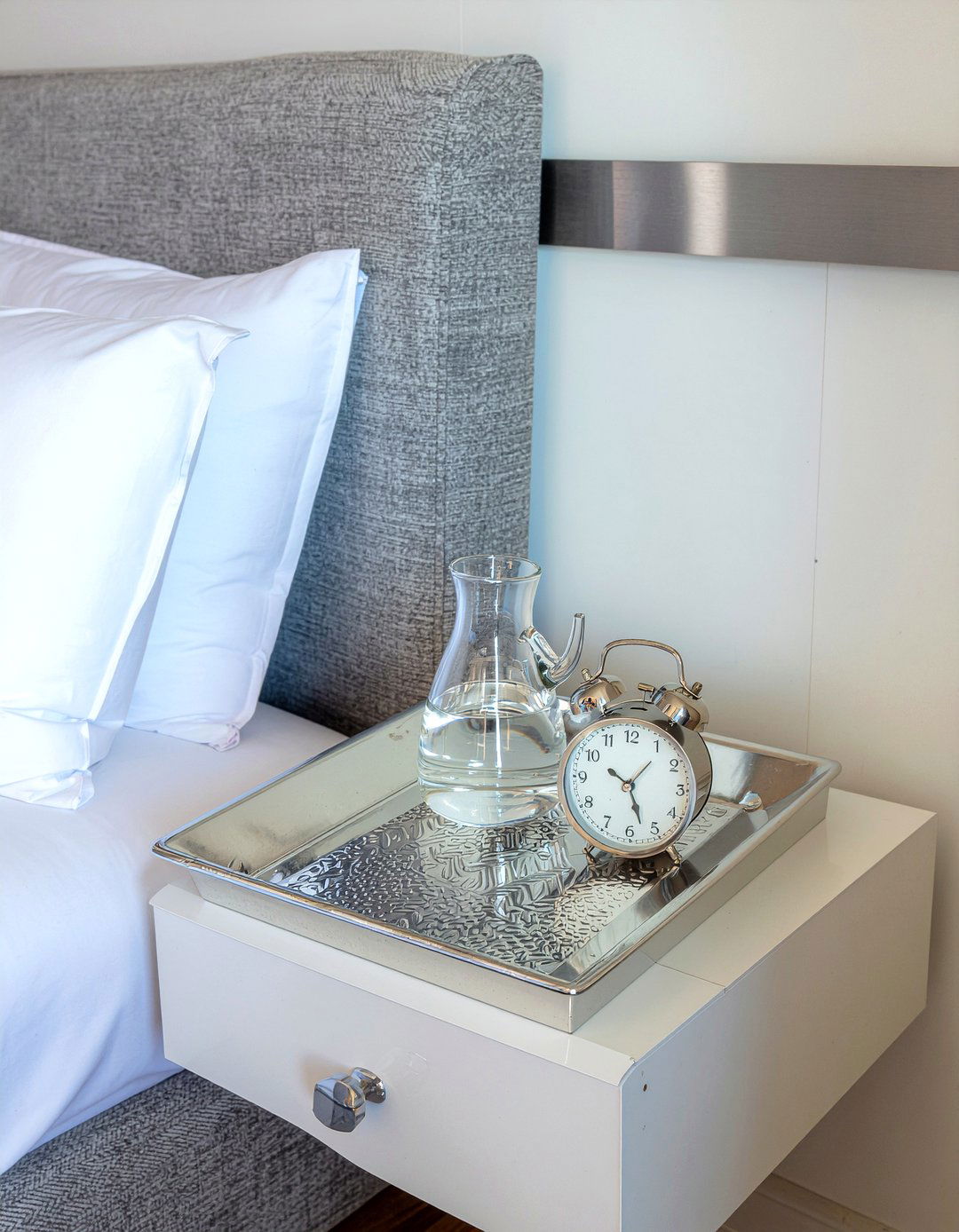 Silver Tray Decor - 30 metal accent bedroom ideas