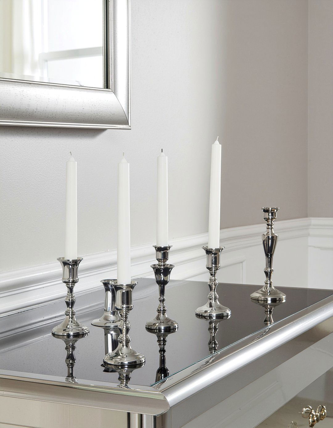 Silver candle holder - 30 silver accent bedroom ideas