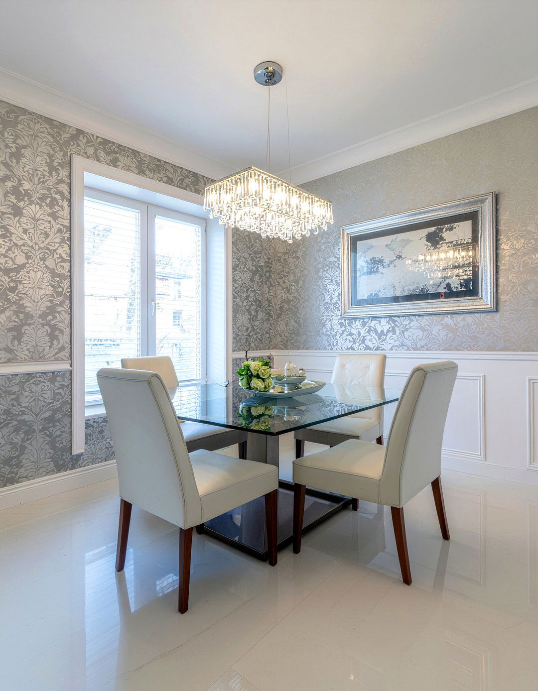 Silver damask wallpaper shine - 30 damask wallpaper dining room ideas