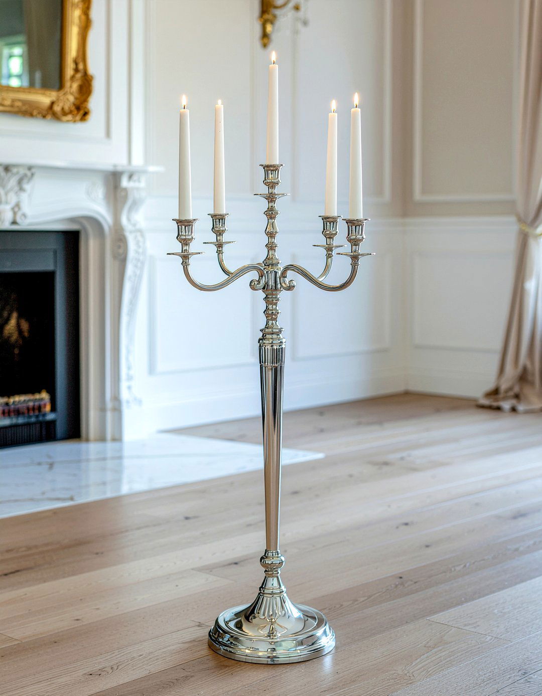 Silver floor candelabra - 30 metal accent living room ideas
