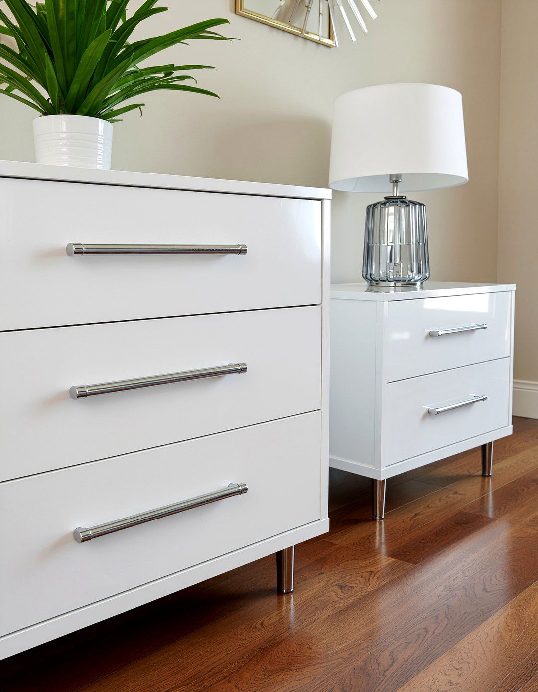 Silver hardware bedroom furniture - 30 silver accent bedroom ideas