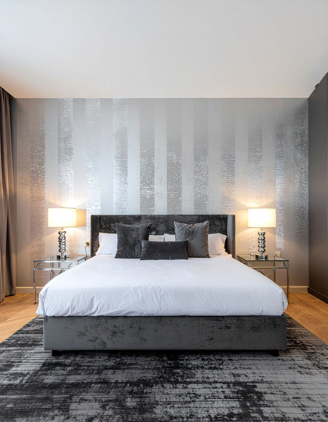 Silver shimmering stripe wallpaper - 30 bedroom striped wallpapers