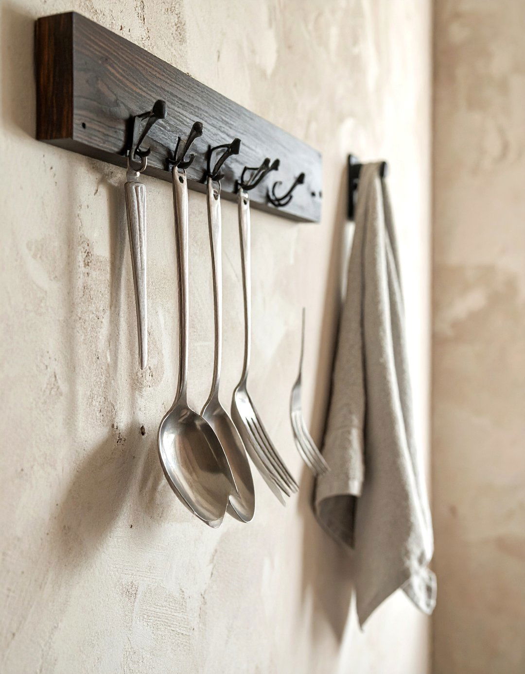 Silverware Wall Hook - 30 bathroom upcycled ideas