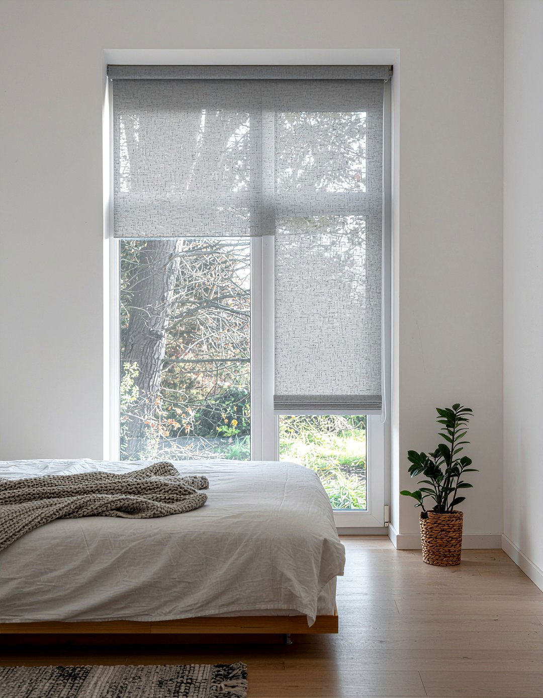 Simple window treatment - 30 Danish bedroom ideas