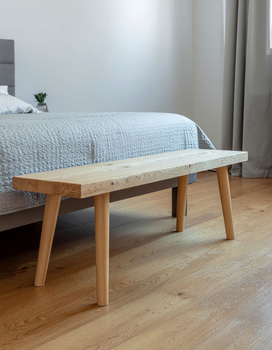 Simple wood bench - 30 Japanese bedroom ideas