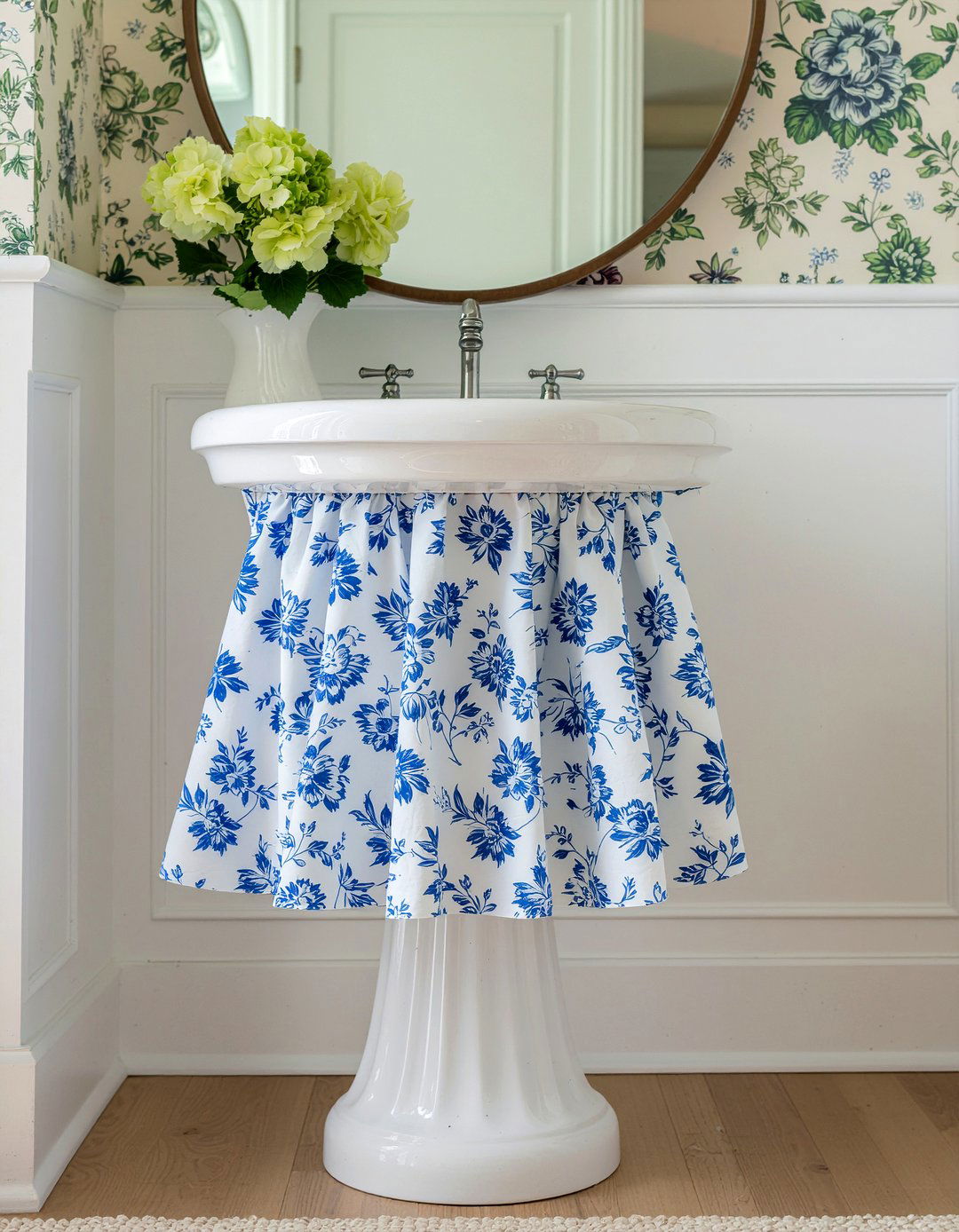 Sink skirt storage - 30 bathroom clever storage ideas
