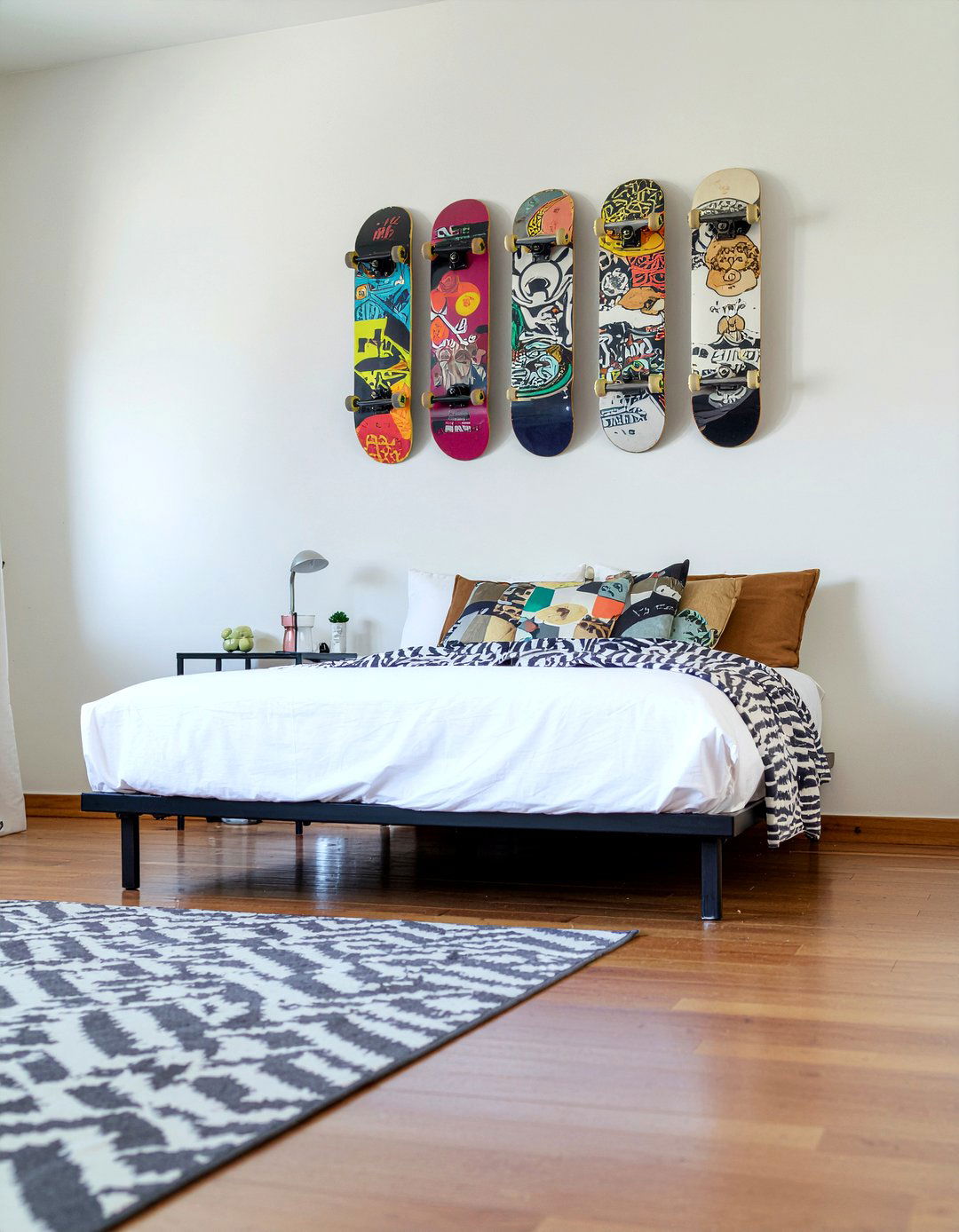 Skateboard Wall Display - 30 teenage boy bedroom ideas