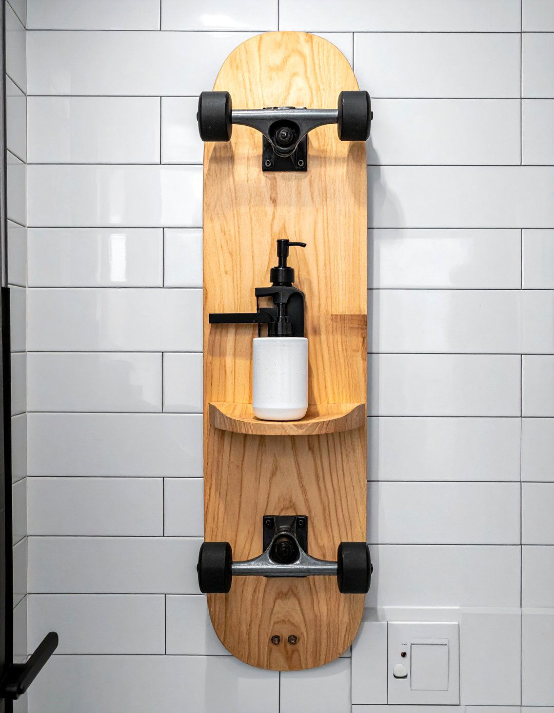 Skateboard Wall Shelf - 30 bathroom upcycled ideas