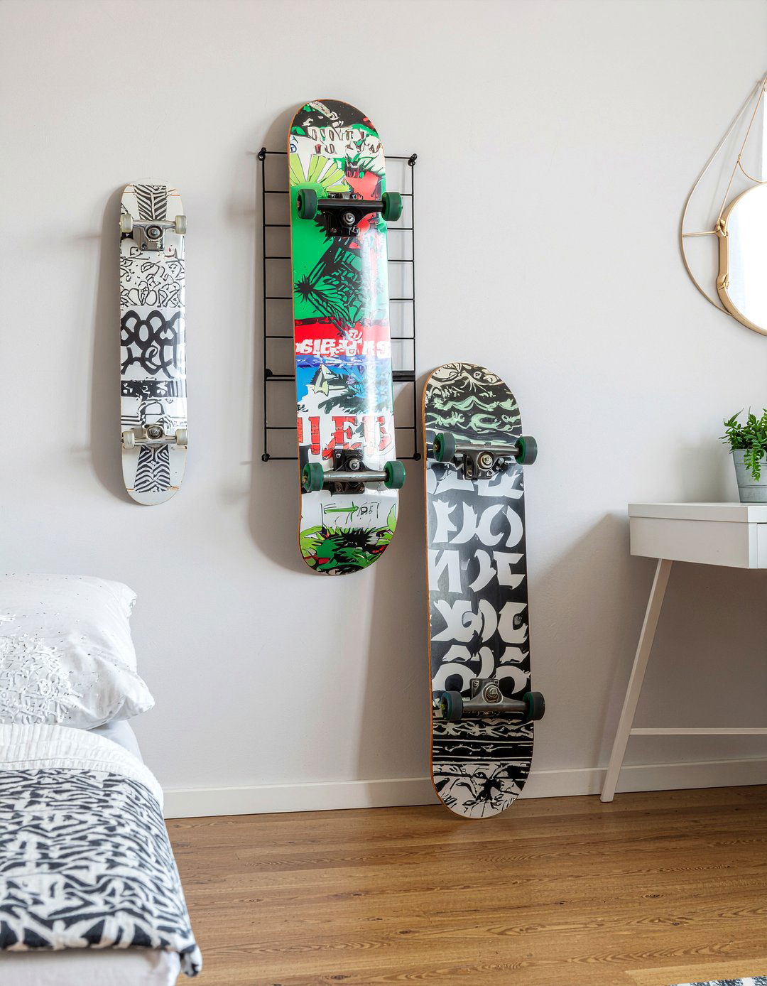 Skateboard rack - 30 tween bedroom ideas