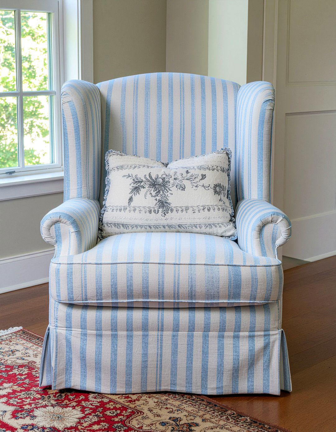 Skirted Armchair - 30 living room cottage furniture ideas