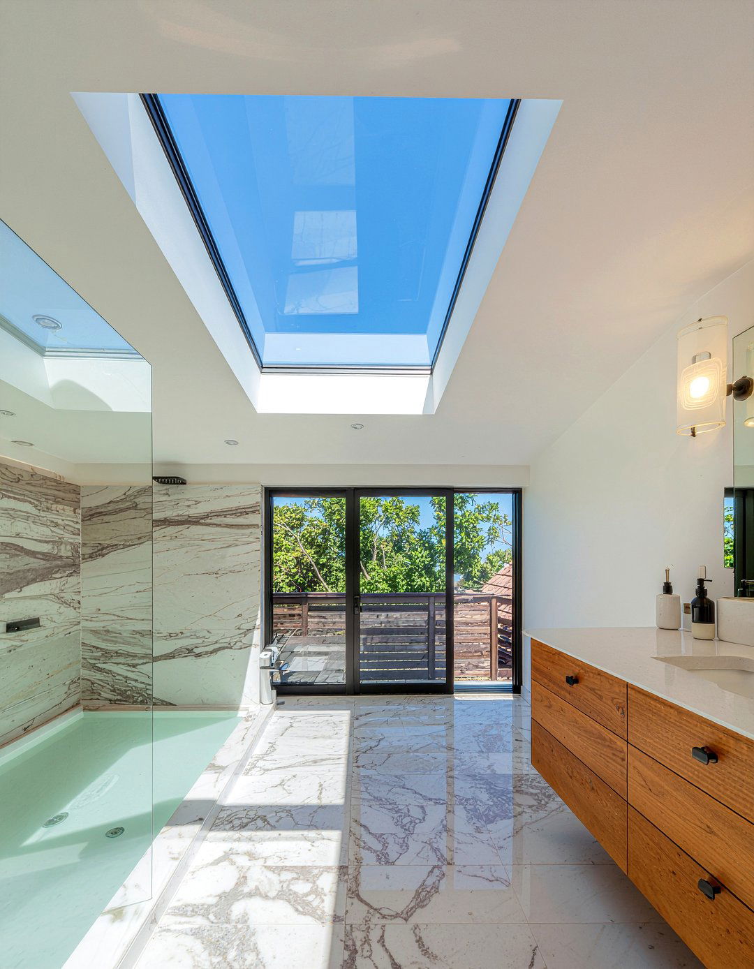 Skylight In Bathroom - 30 luxury master bathroom ideas
