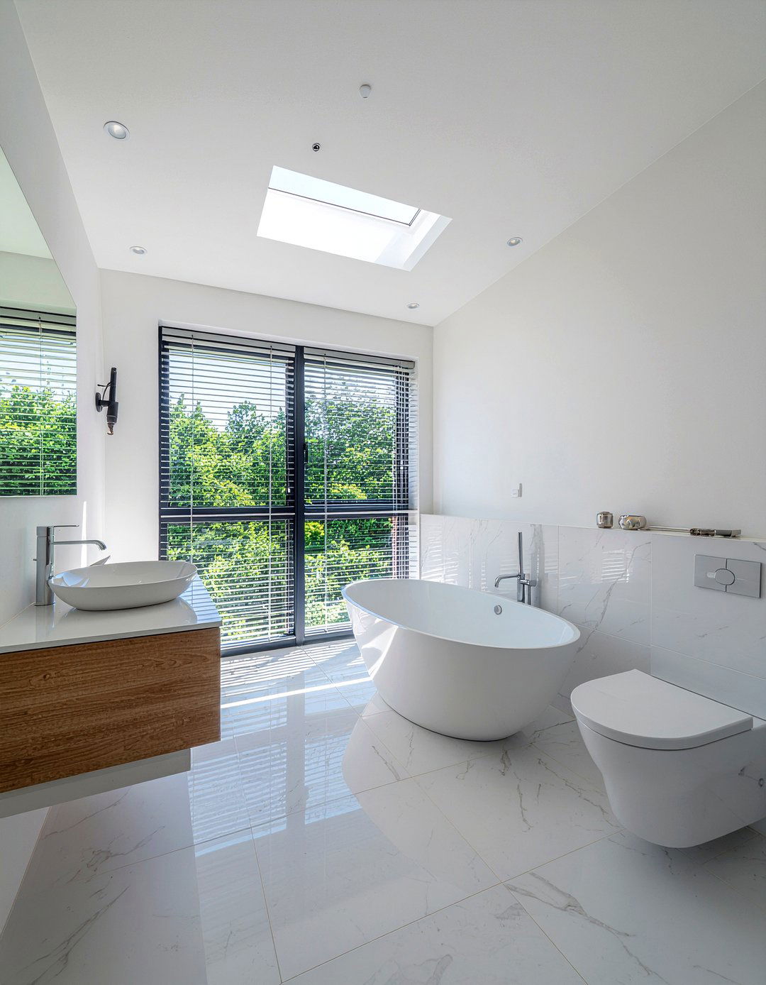 Skylight Small Bathroom - 30 small bathroom layout ideas