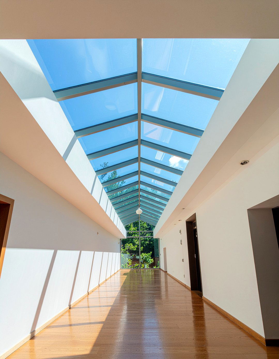 Skylight natural lighting - 30 bedroom hallway ideas