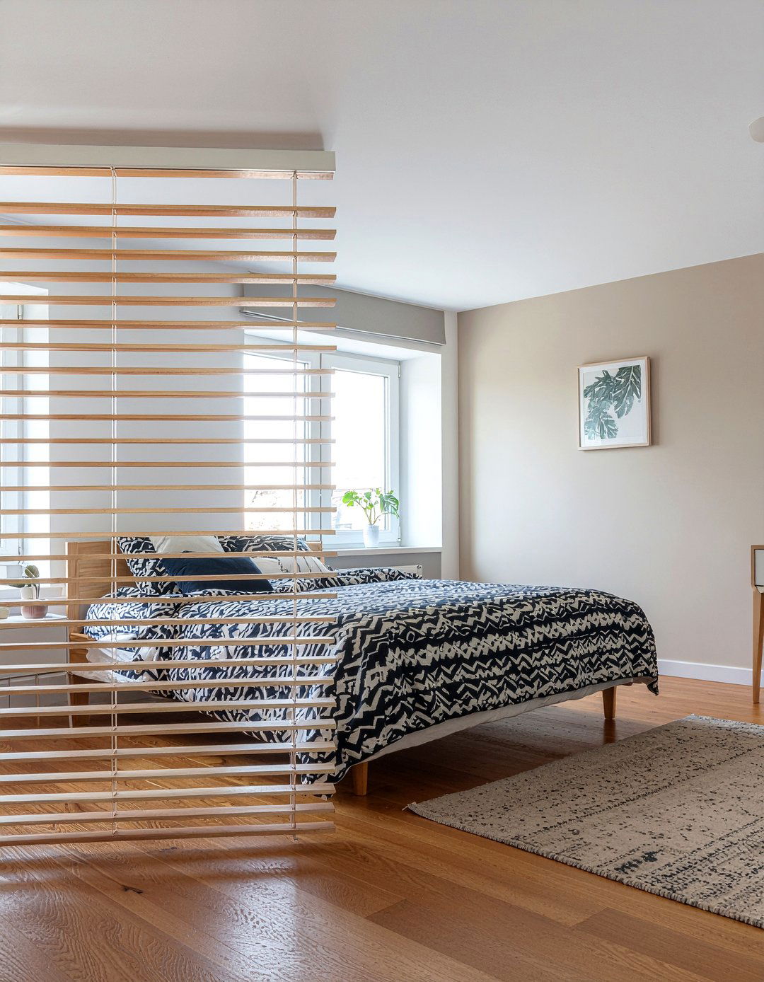 Slatted Wood Partition - 30 bedroom zoning ideas