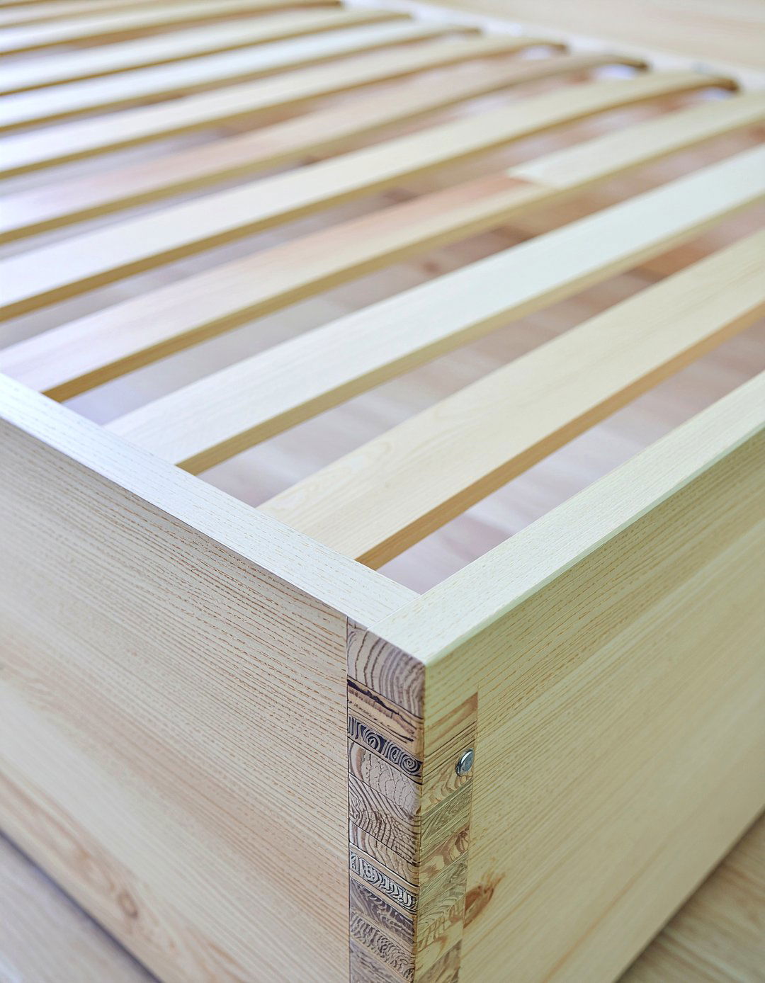 Slatted bed base - 30 bedroom adjustable furniture ideas