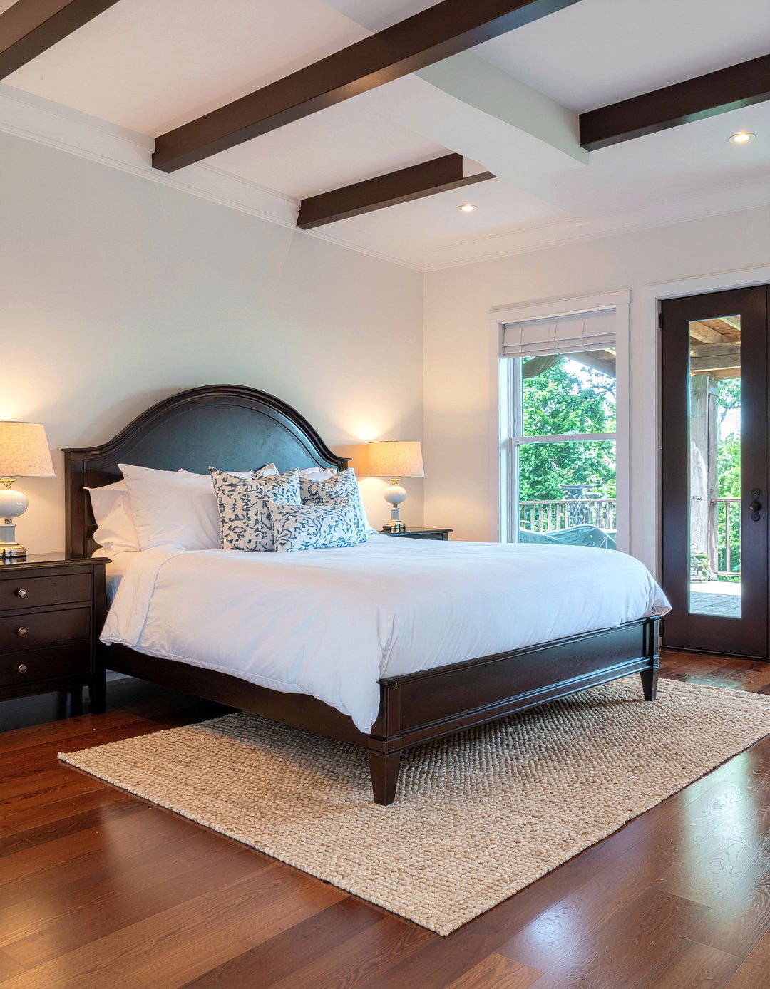 Sleigh bed bedroom styling - 30 traditional bedroom ideas