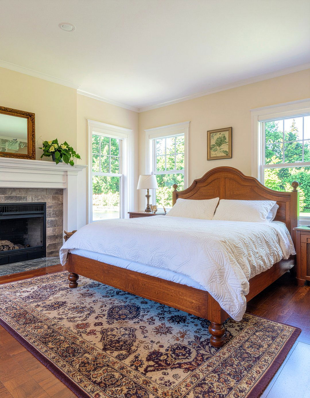 Sleigh bed - 30 bedroom bed frames