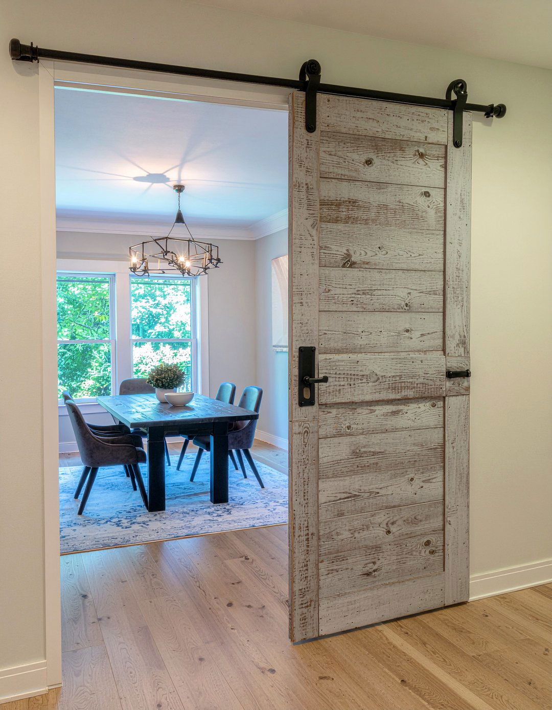 Sliding Barn Door - 30 farmhouse dining room ideas