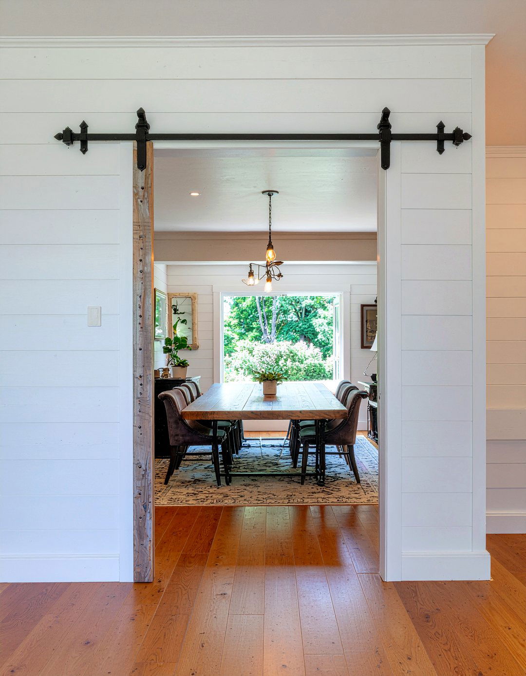 Sliding Barn Door - 30 rustic farmhouse dining room ideas