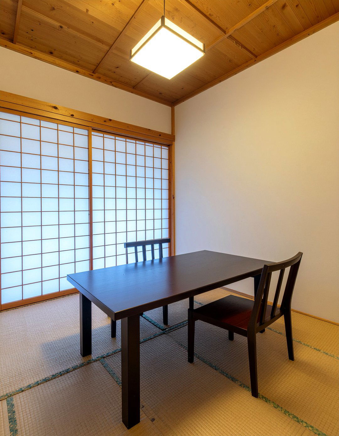 Sliding Fusuma Doors - 30 Japanese dining room ideas