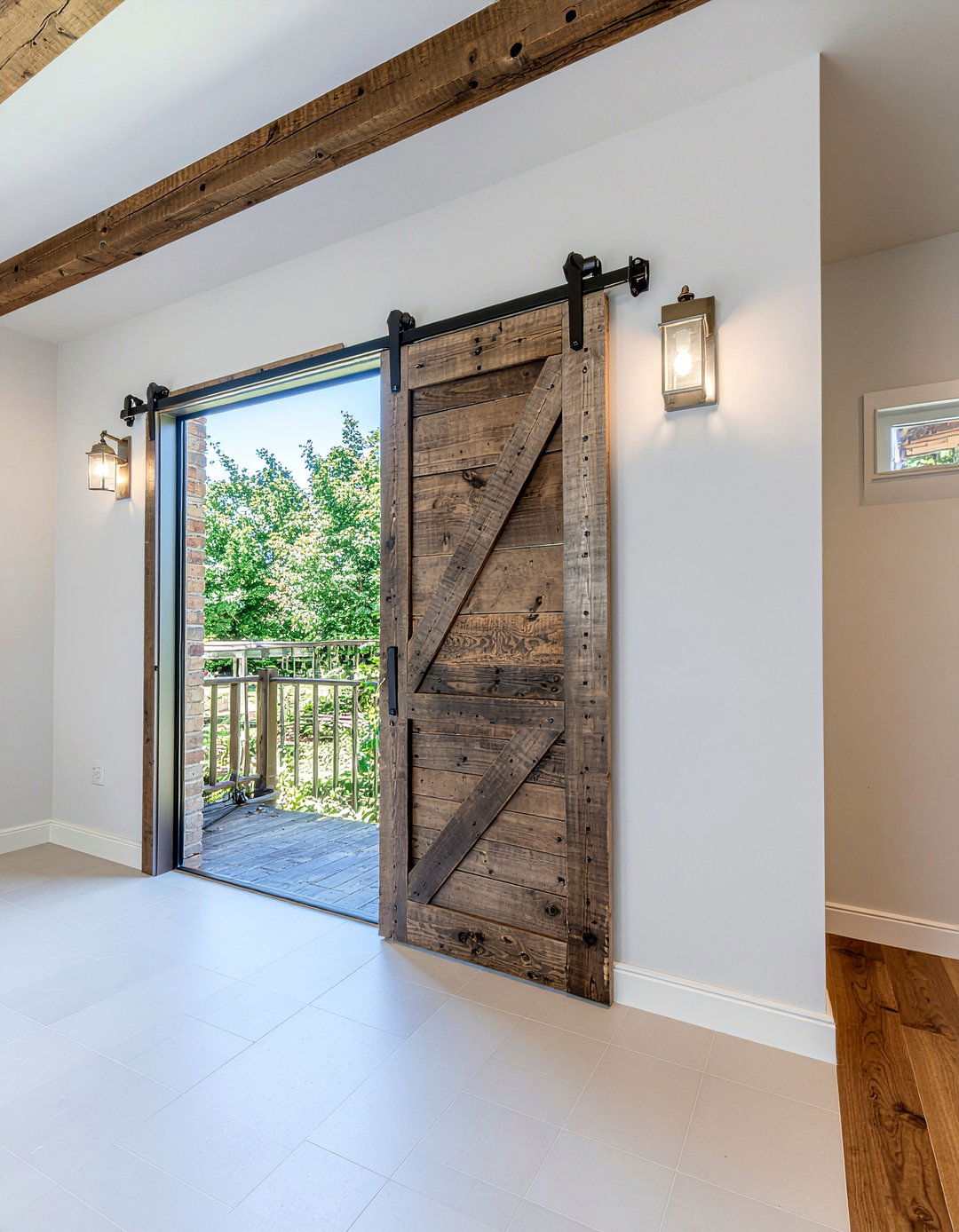 Sliding barn door - 30 small bathroom ideas