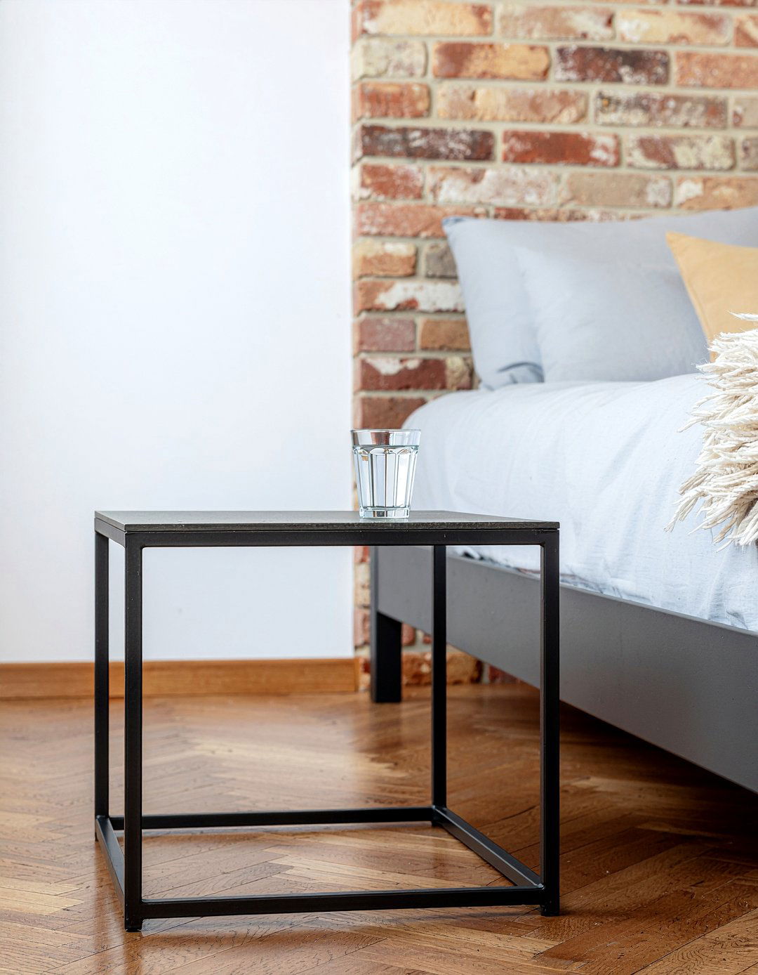 Slim metal bedside table - 30 bedroom narrow nightstands