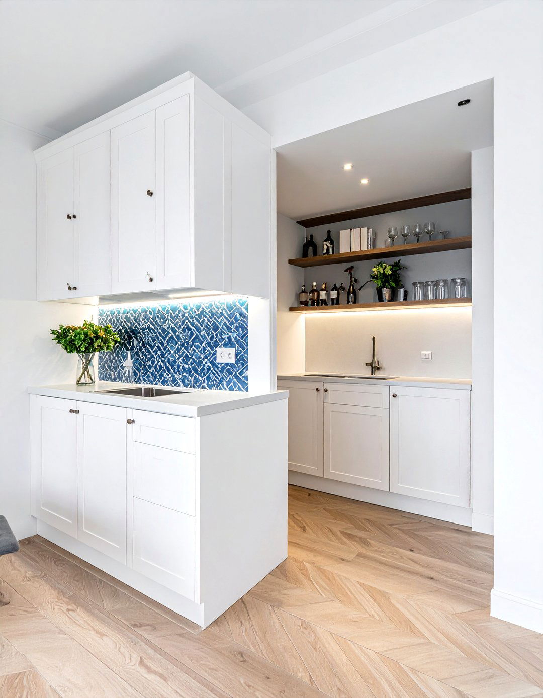 Small Alcove Beverage Bar - 30 dining room built-in bar ideas