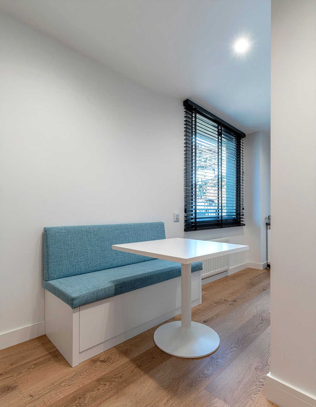 Small Apartment Dining Booth - 30 dining room banquette ideas