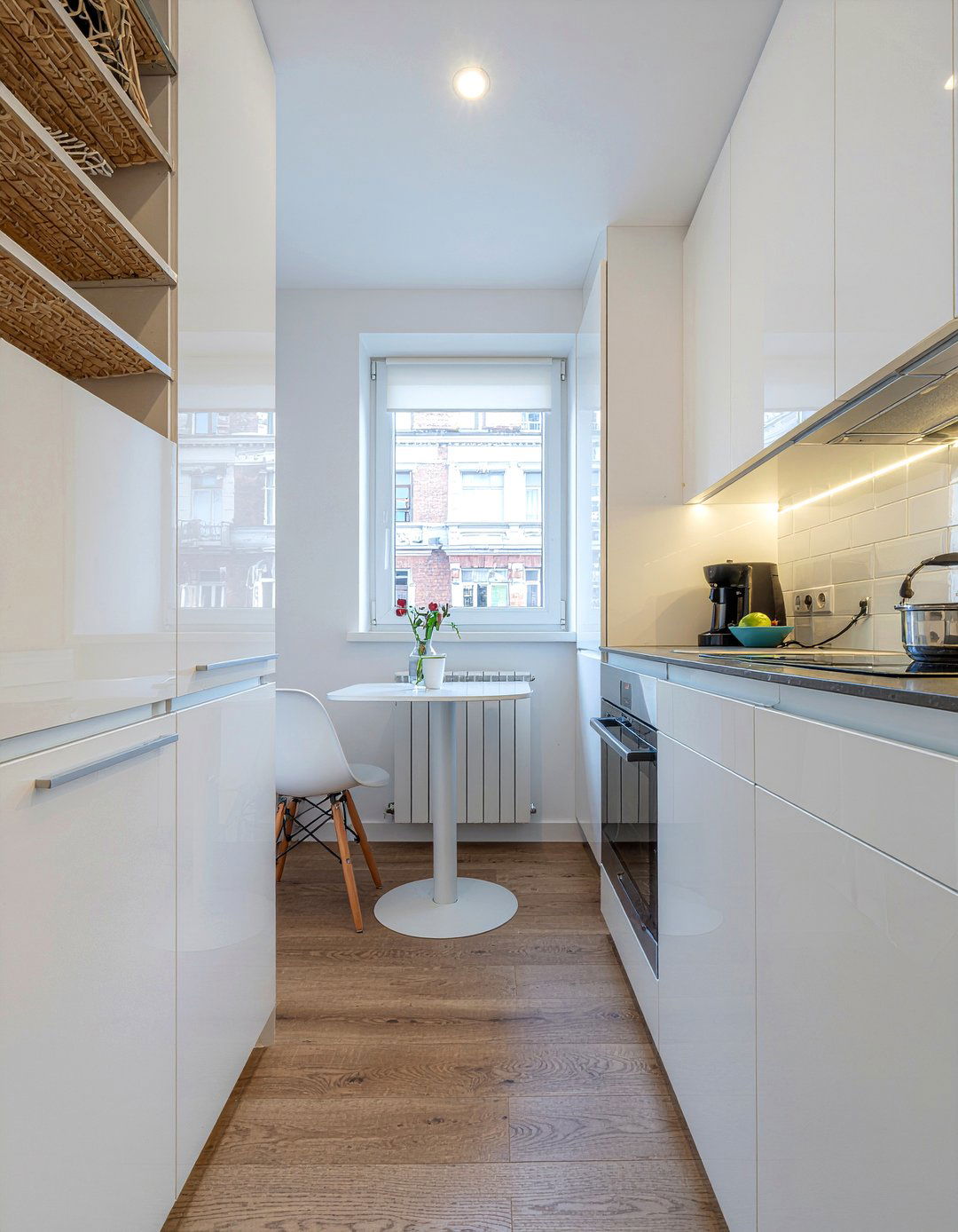 Small Apartment Kitchen - 30 kitchen layout ideas