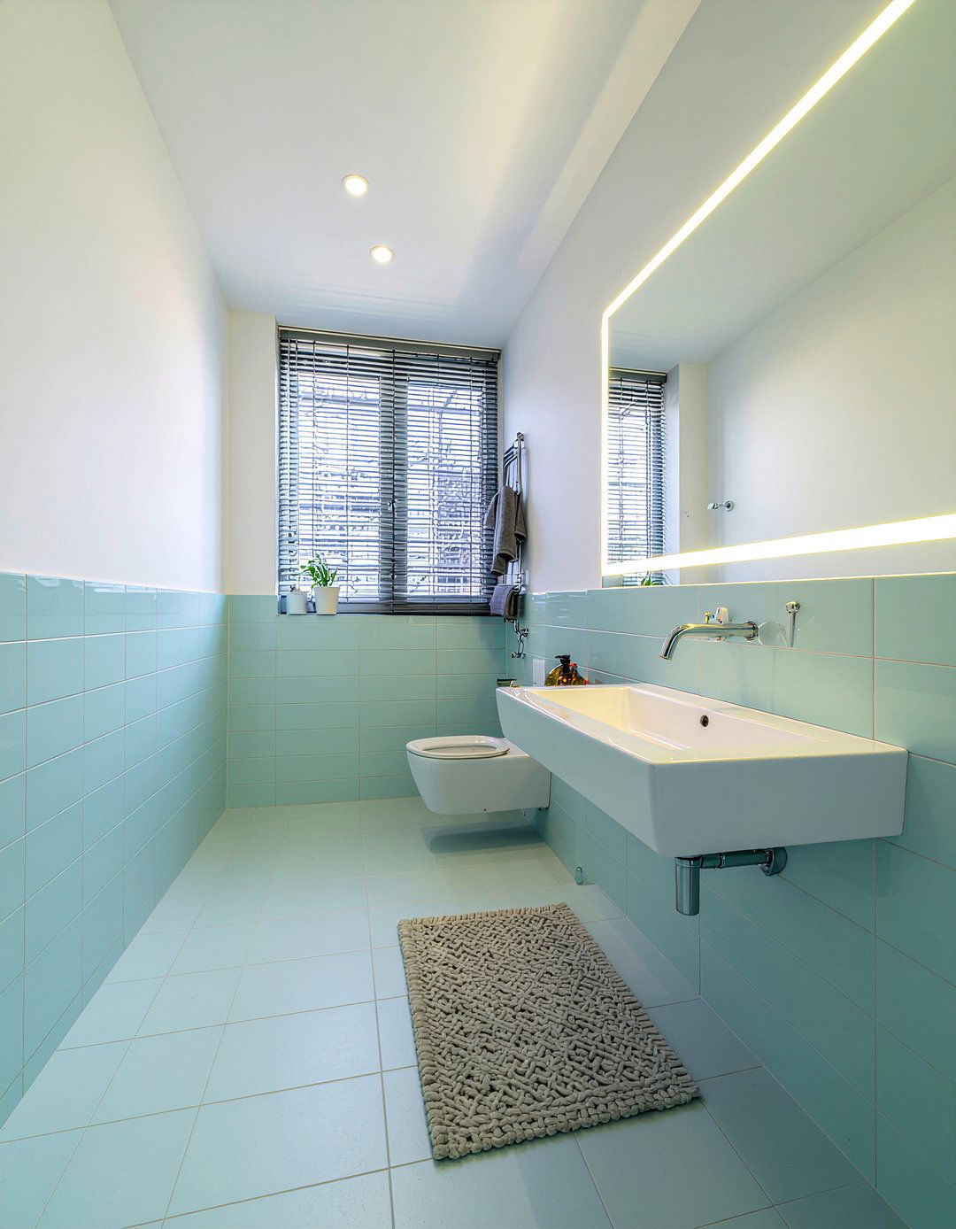 Small Aqua Bathroom - 30 aqua bathroom ideas