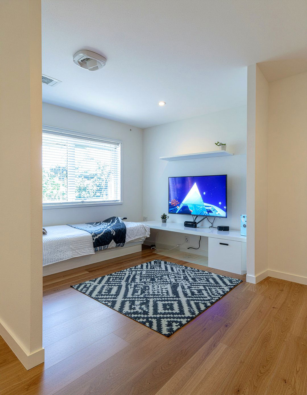 Small Bedroom TV Corner - 30 bedroom tv ideas